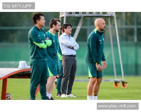 国安迅速调整训练计划总经理李明亲临现场指导球队训练