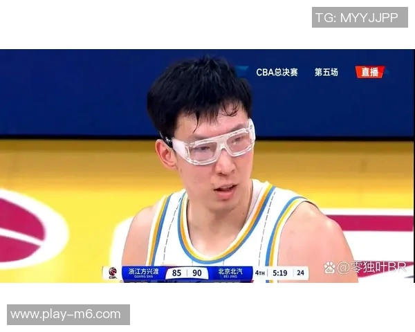 周琦防守表现突出半场贡献3分7篮板1抢断2盖帽助力球队 周琦防守表现突出半场贡献3分7篮板1抢断2盖帽助力球队