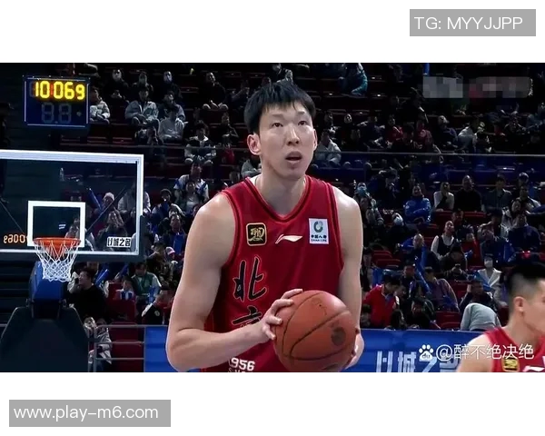 周琦防守表现突出半场贡献3分7篮板1抢断2盖帽助力球队