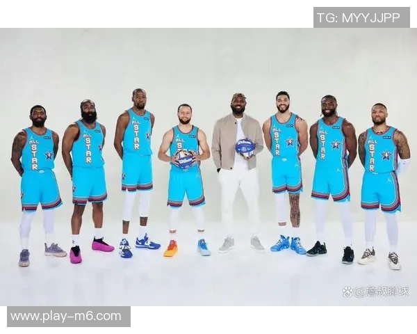 哈登分享职业生涯的坚持与挑战：与詹姆斯杜兰特库里同台竞技的艰辛